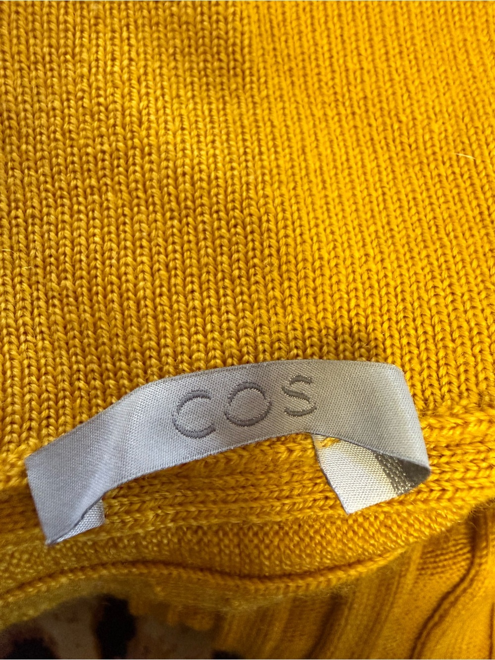 COS Ribbed Roll-Neck Scarf - Picture 9 of 10